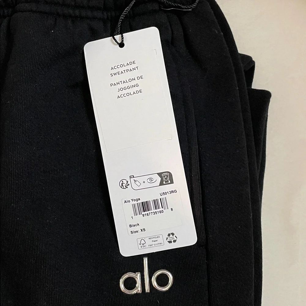 Alo Yoga NWT Accolade Sweatpants Cool Chrome Logo Black, Pockets XS